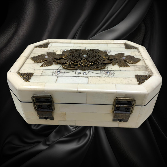 Vintage Jo Marz First Edition Tessellated Butterfly Trinket Box Bone Brass - Picture 4 of 9